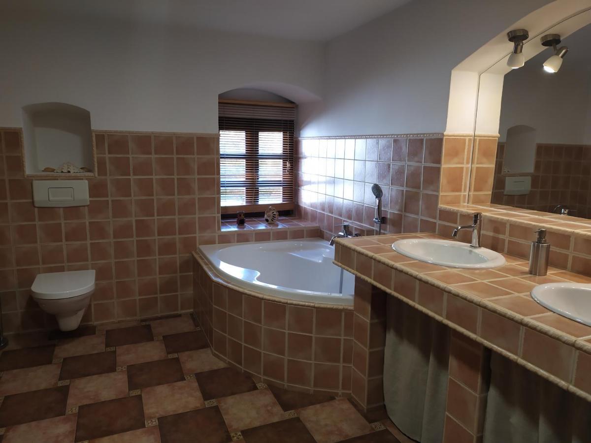 Forest Rustic Apartment Brdy Vesin المظهر الخارجي الصورة