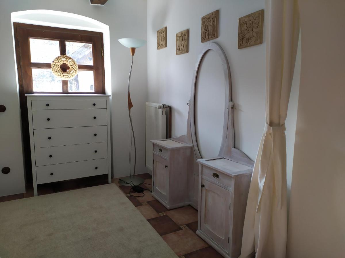 Forest Rustic Apartment Brdy Vesin المظهر الخارجي الصورة