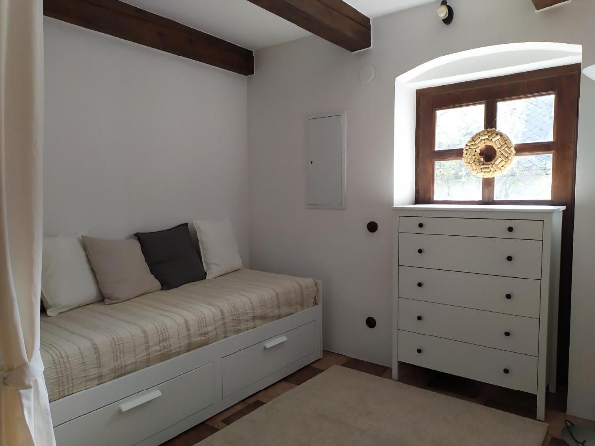 Forest Rustic Apartment Brdy Vesin المظهر الخارجي الصورة